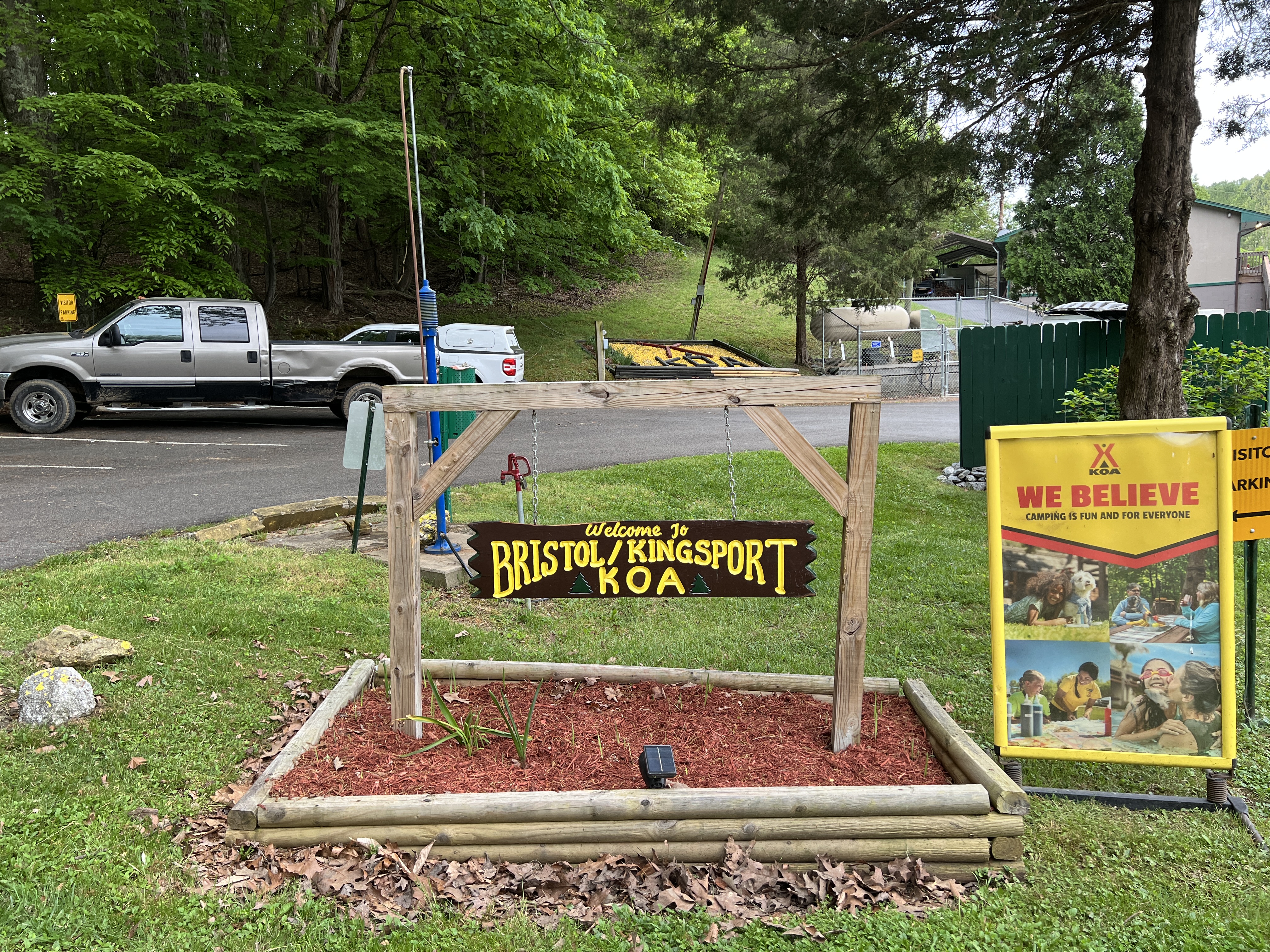 ./2025/04 - Virginia Creeper/IMG_5527.JPG